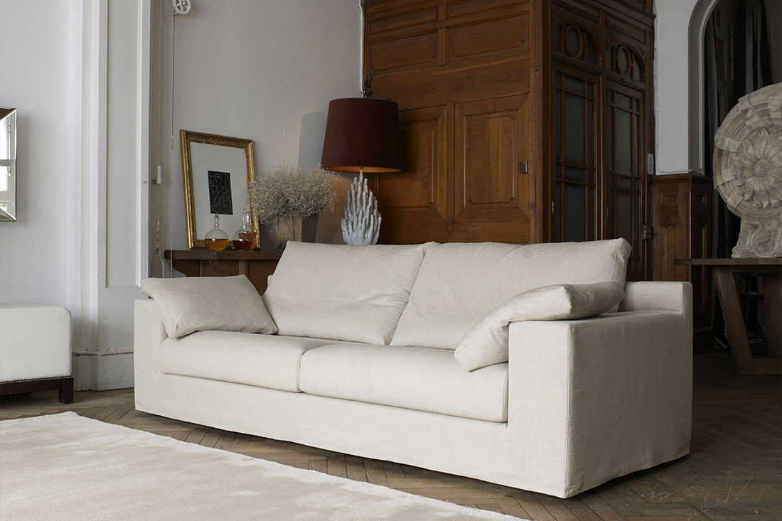 Torino-sofa-atemporal-lado-ambientada