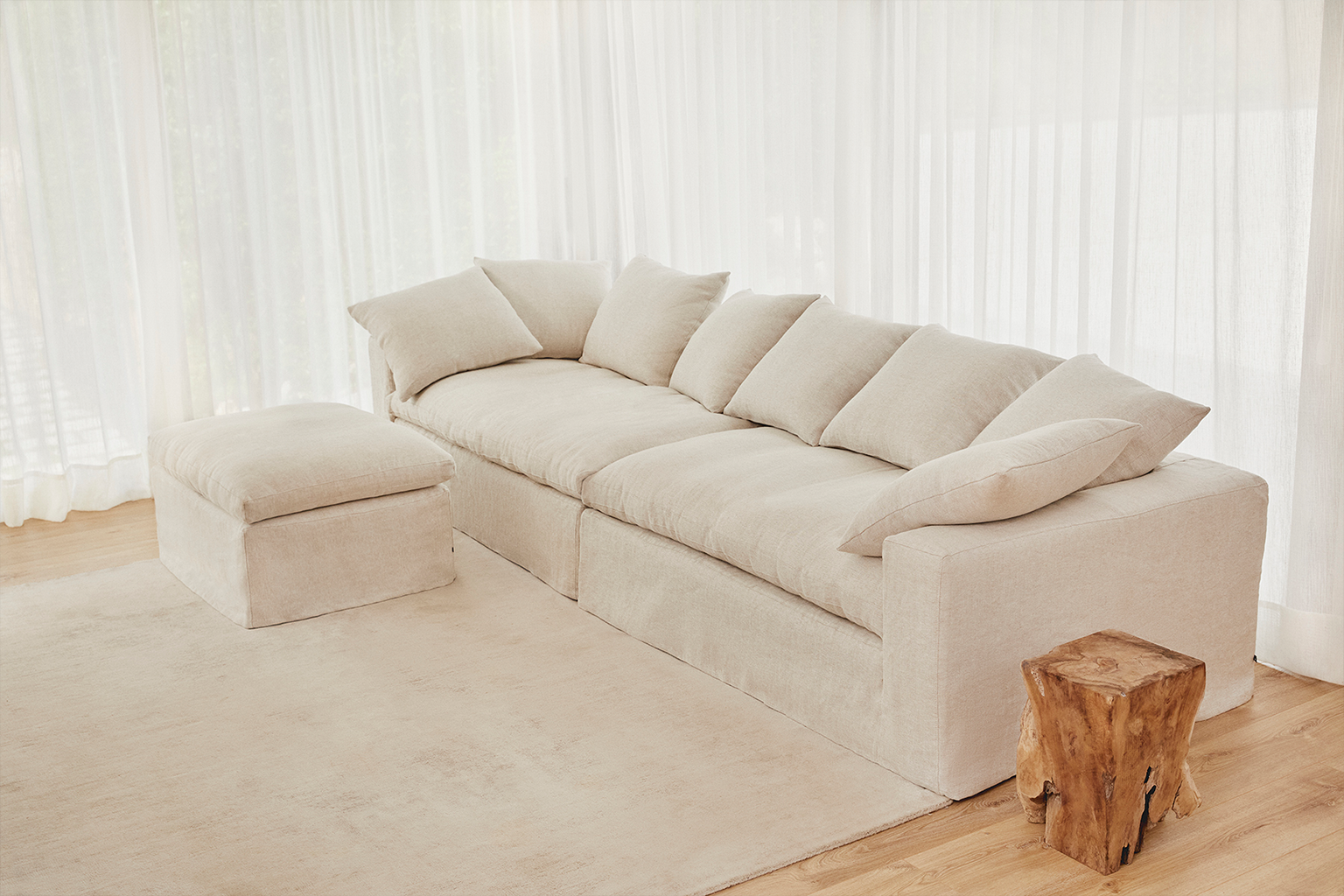 serjac-sofa-atemporal-lino-ambientada-3